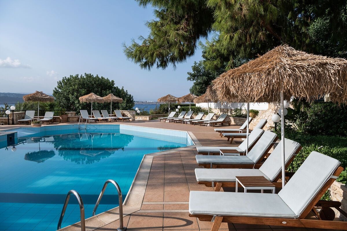 Alianthos Suites 