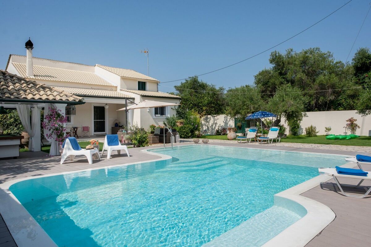 Corfu Villa Linea | Accommodation | Discover Greece