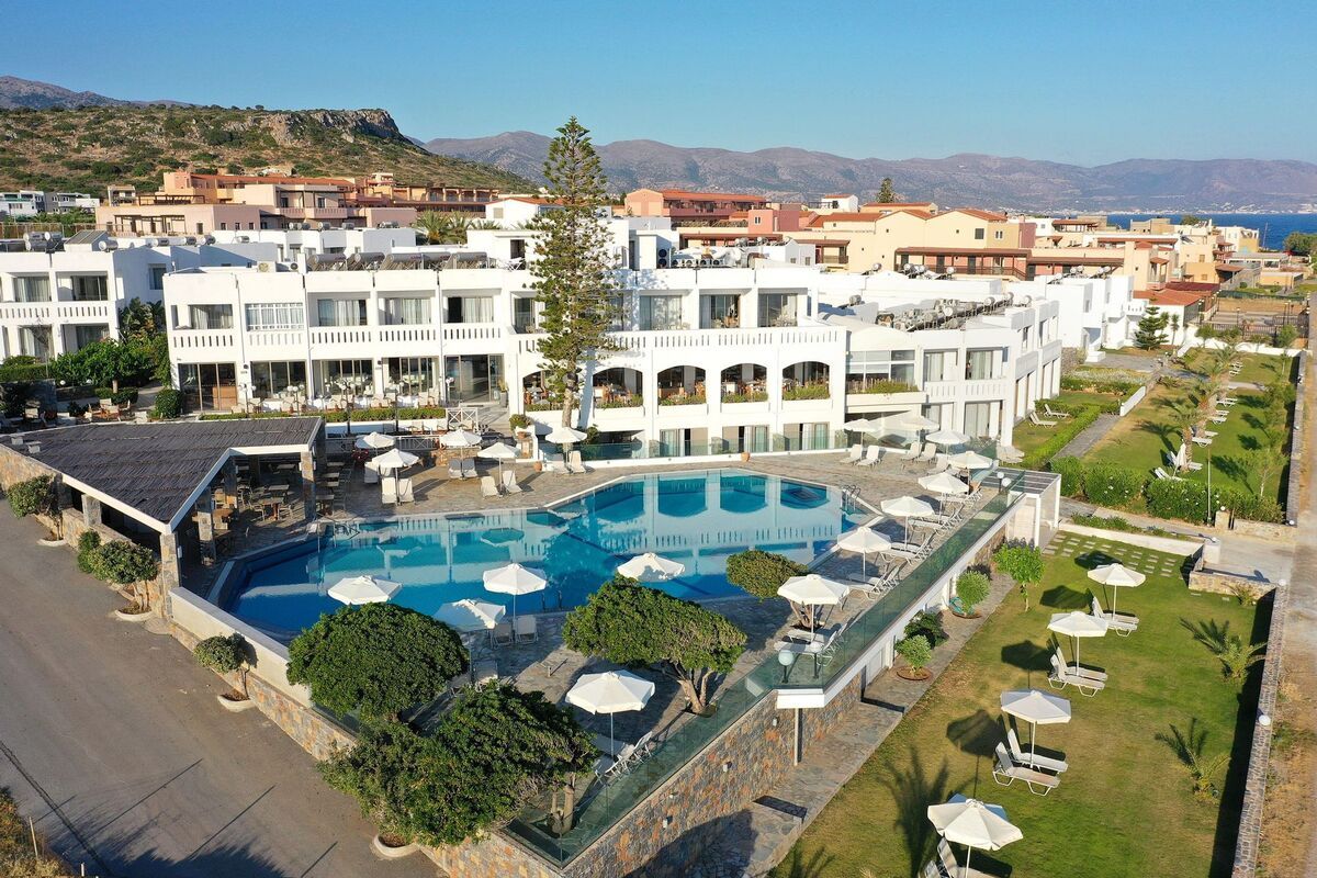 Maritimo Beach Hotel | Accommodation | Discover Greece