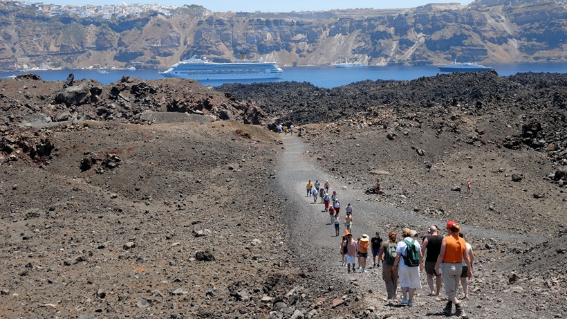 Santorini Volcano & Hot Springs Boat Tour