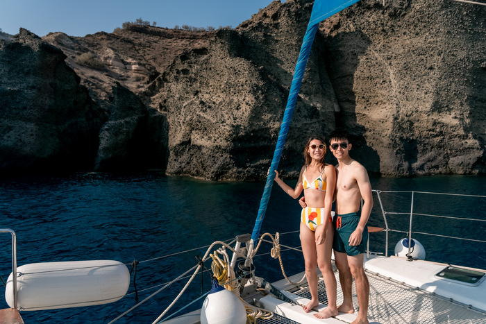 Santorini: Honeymoon Catamaran Day Excursion with Food & Drinks