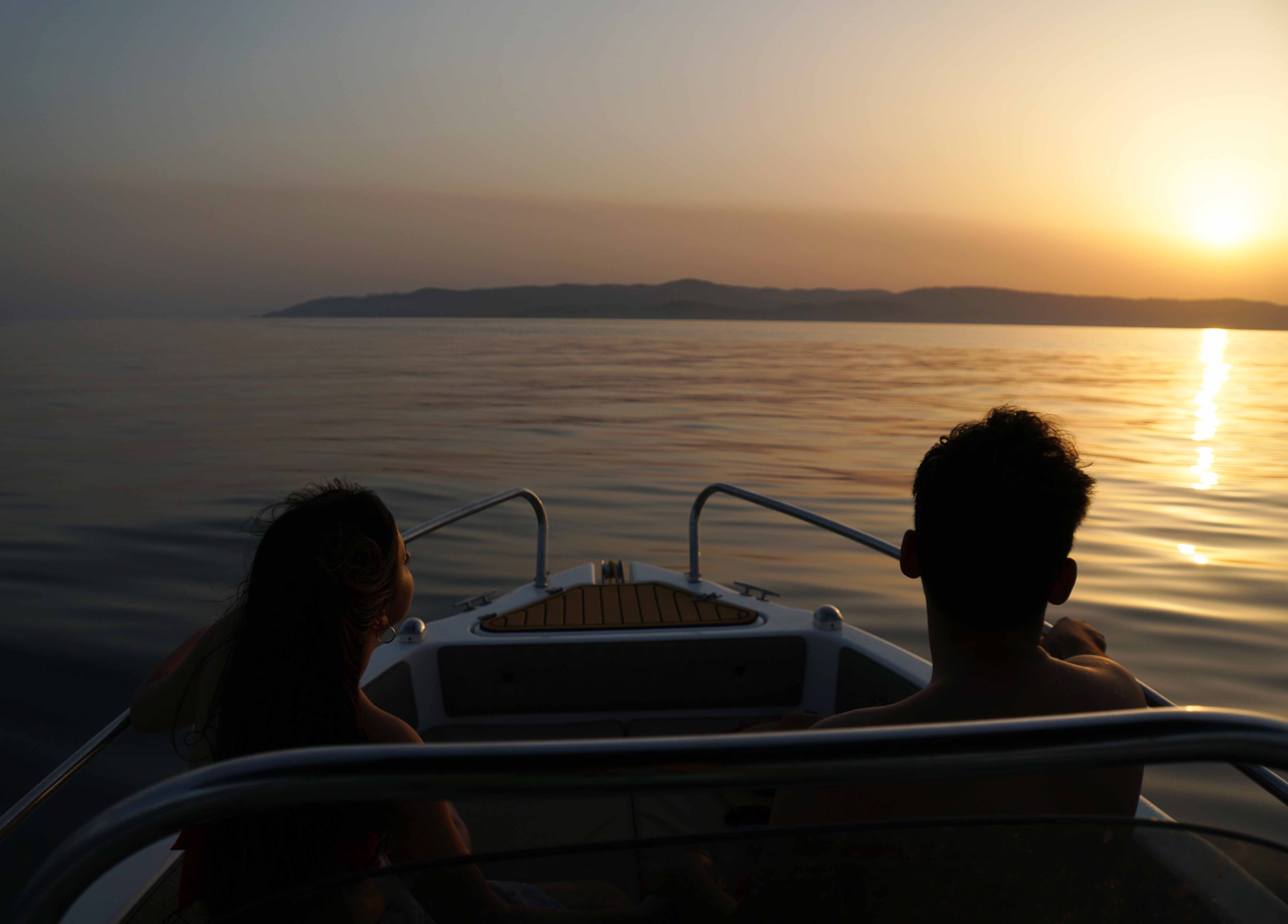 Skiathos: Private Sunset boat trip