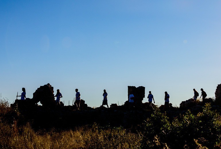 hiking-around-navarino-bay-logo