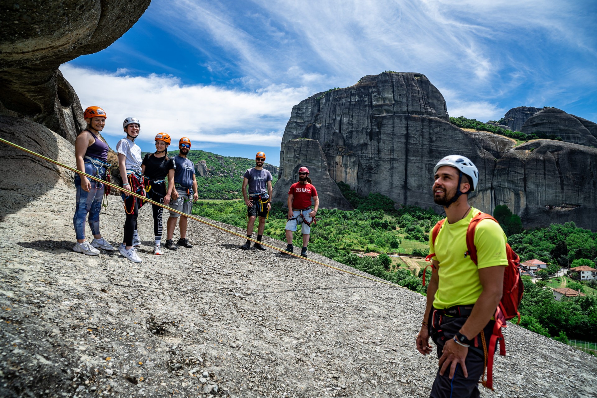 rappelling-on-the-rocks-of-meteora-logo